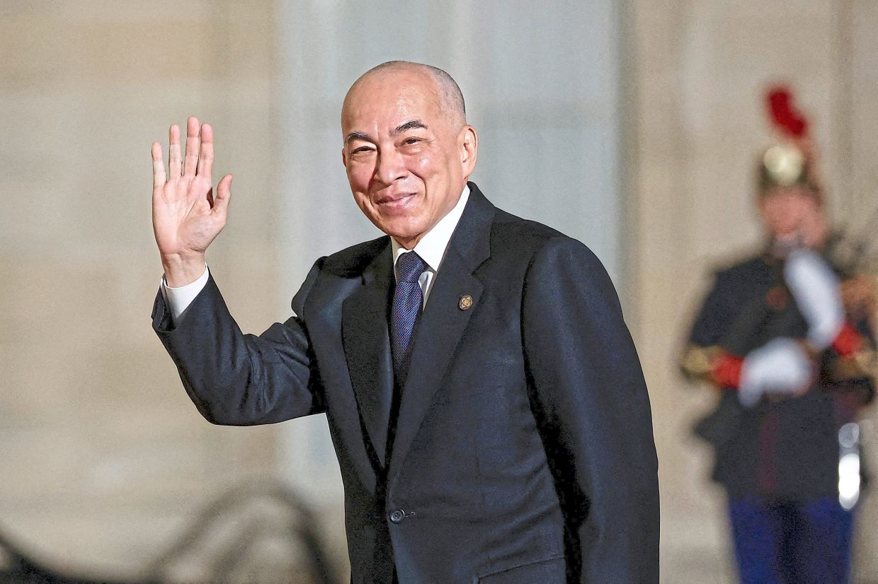 The 72-year-old consti­tutional monarch said he was diagnosed with the cancer during a medical examination at a state hospital in Beijing.