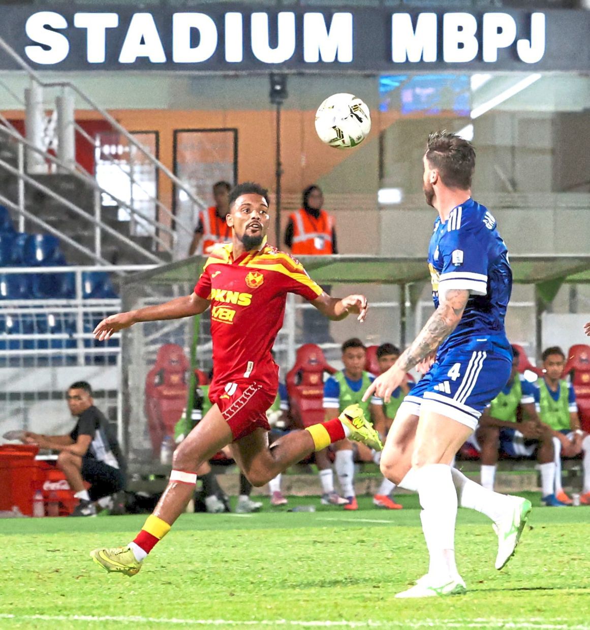 No smooth sailing: Selangor’s Alvin Fortes (left) vying for the ball with Sabah’s Gabriel Schmegel. — CHAN TAK KONG/The Star