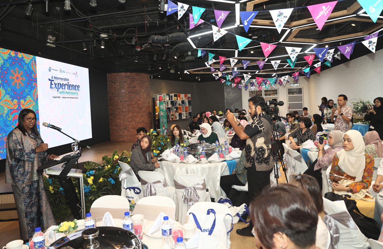 Petrosains Sdn Bhd Director Stakeholder Relations and Communications, Shamini Balan delivered her speech during A Memorable Experience with Petrosains at KLCC on April 13.-AZMAN GHANI/The Star