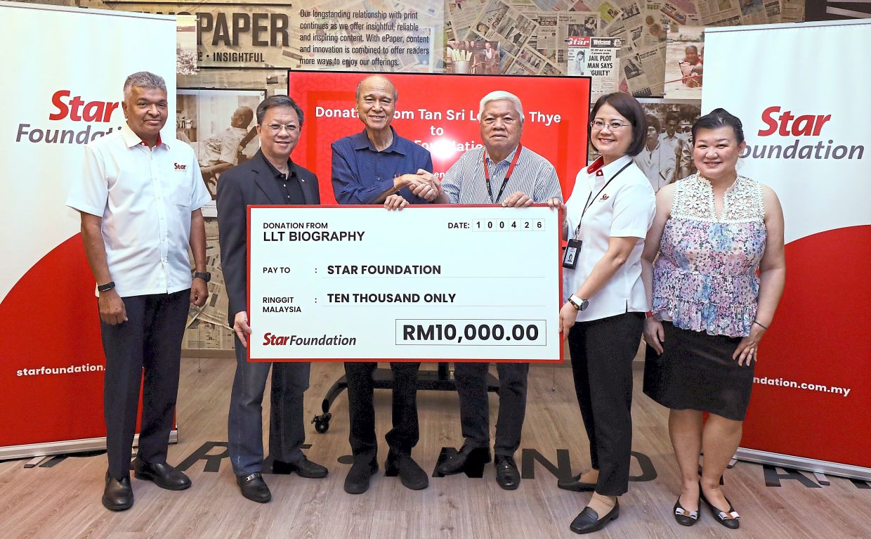 (From left) Martin, Chan, Lee, Wong, Wang and Ng during the handover ceremony in Petaling Jaya. — AZLINA ABDULLAH/The Star
