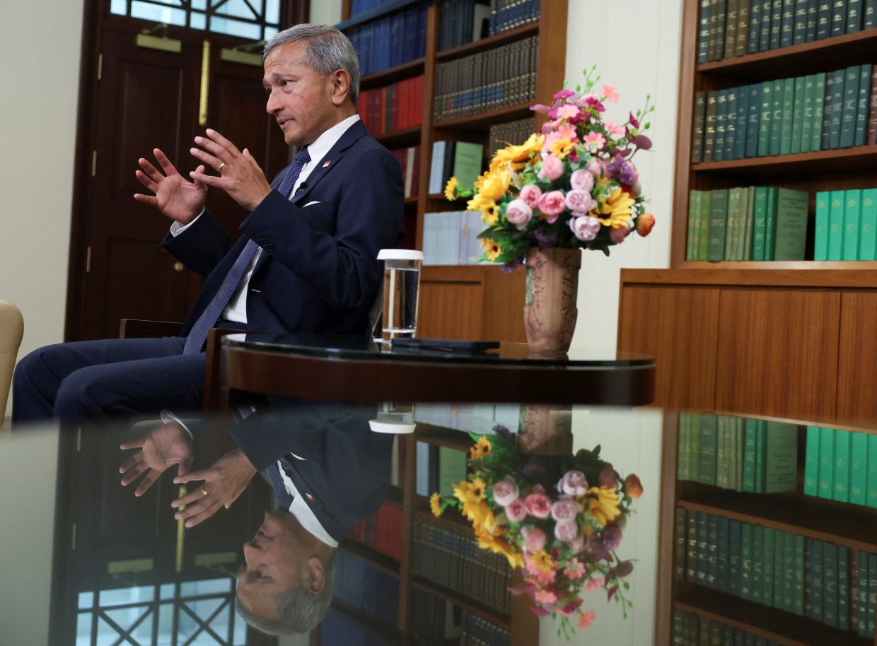 Fifteen out of 18 economists in a Bloomberg survey expect the Monetary Authority of Singapore (MAS) to tighten policy at its review today. Three forecast no change.