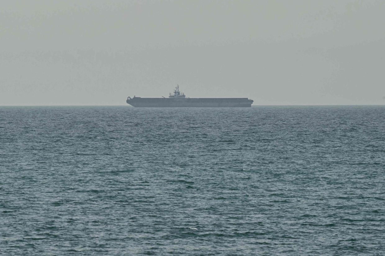 US President Donald Trump warned Monday that any Iranian attack boats that approach the American naval blockade around Iran's ports would be destroyed, despite international calls for a ceasefire to be respected and negotiations to resume.