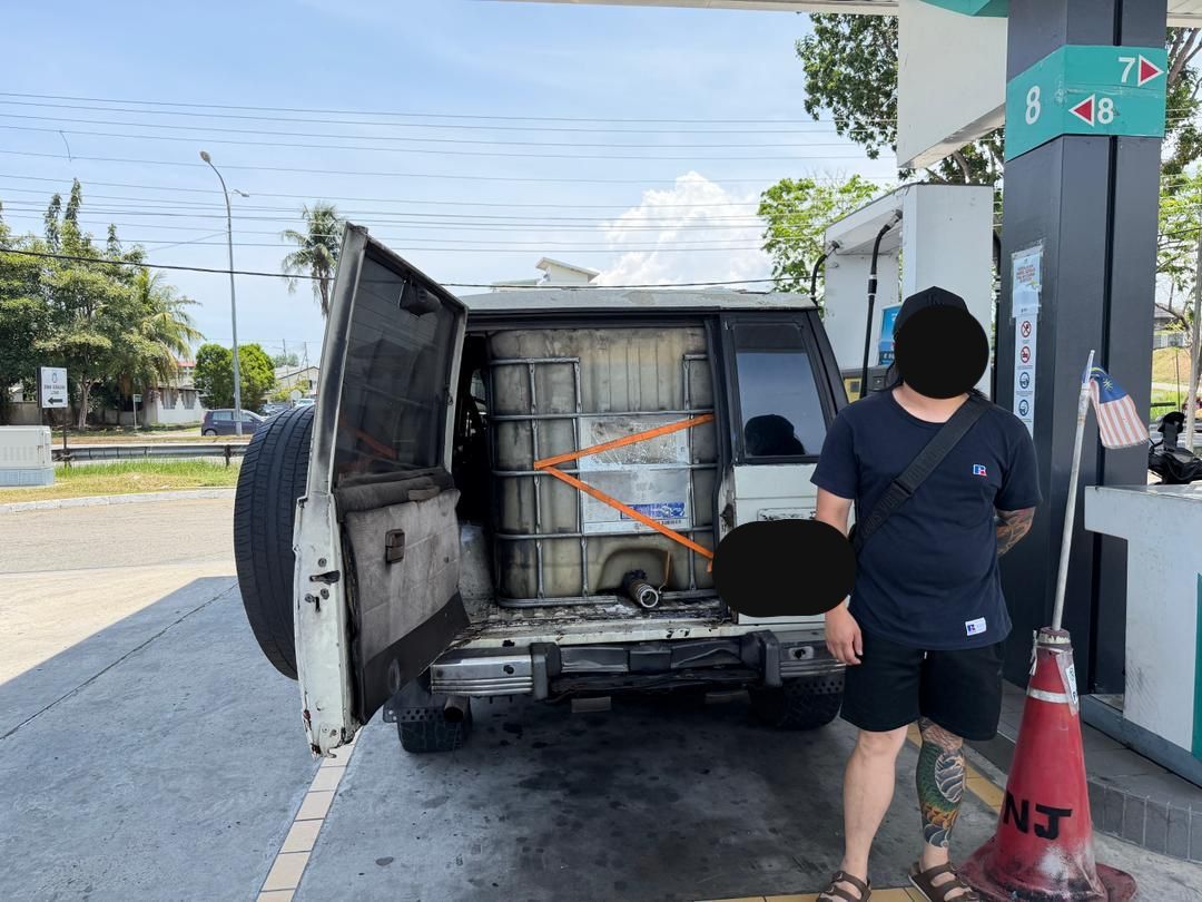 Two men were arrested under the suspicion of being involved in illegal sales of subsidised diesel in Kota Kinabalu.