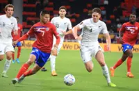 Soccer-New Zealand defender Pijnaker a doubt for World Cup after shoulder blow