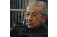 I no longer have control of my leg, says Dr M
