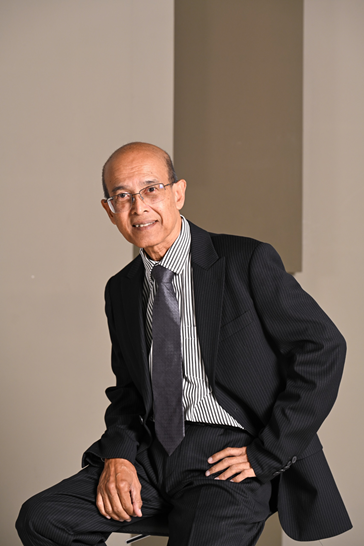 Dr Malik proves that education has no age limit, completing his master’s decades into an already established career.