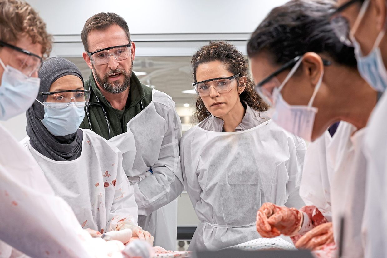 From left: Gerran Howell, Amielynn Abellera, Noah Wyle, Sepideh Moafi and Supriya Ganesh in The Pitt Season 2. — Warrick Page/HBO Max/TNS