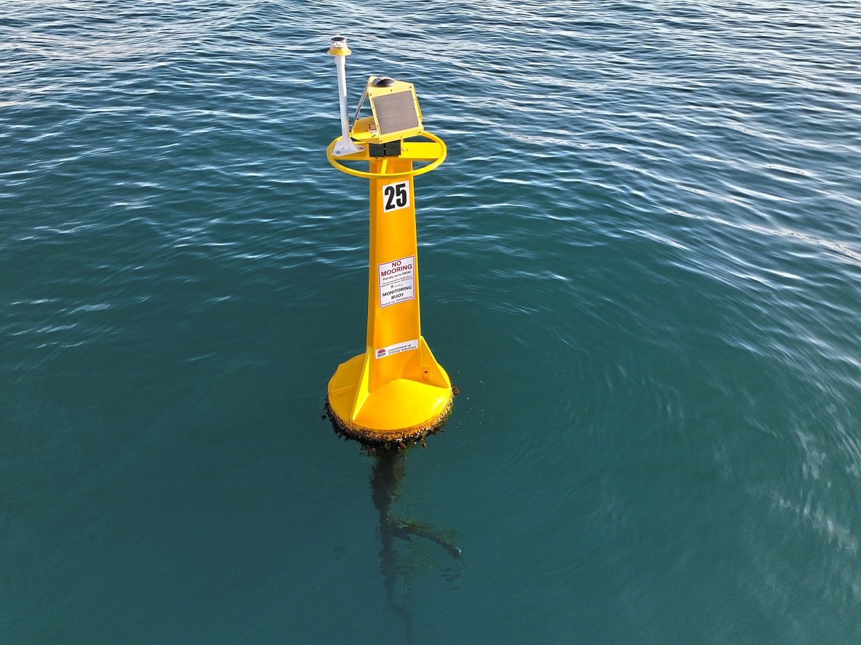 If a tagged shark approaches a listening station, (pic), that is close to a beach, the tag alerts users through the free Shark Smart App, which is available in New South Wales and in Western Australia. 