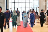 Queen celebrates Hari Raya with 100 cancer fighters
