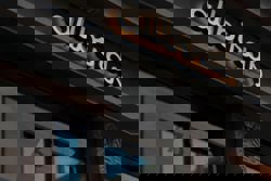 Allbirds shares jump over 400% on plans to pivot to AI from sneakers