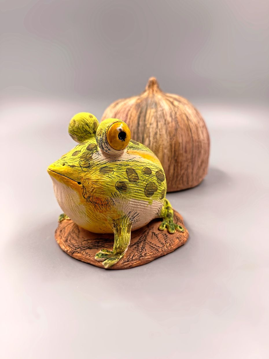 Seet’s 'Umpama Katak Di Bawah Tempurung' (2026) takes its title from a Malay proverb about a narrow-minded perspective - one in which a person assumes their limited world is the entirety of existence. Photo: James Seet