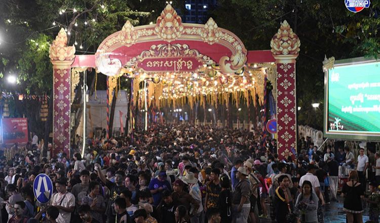 The “Nokor Sankranta” event drew more than 1.5 million domestic revellers and over 17,900 foreign tourists on April 15.