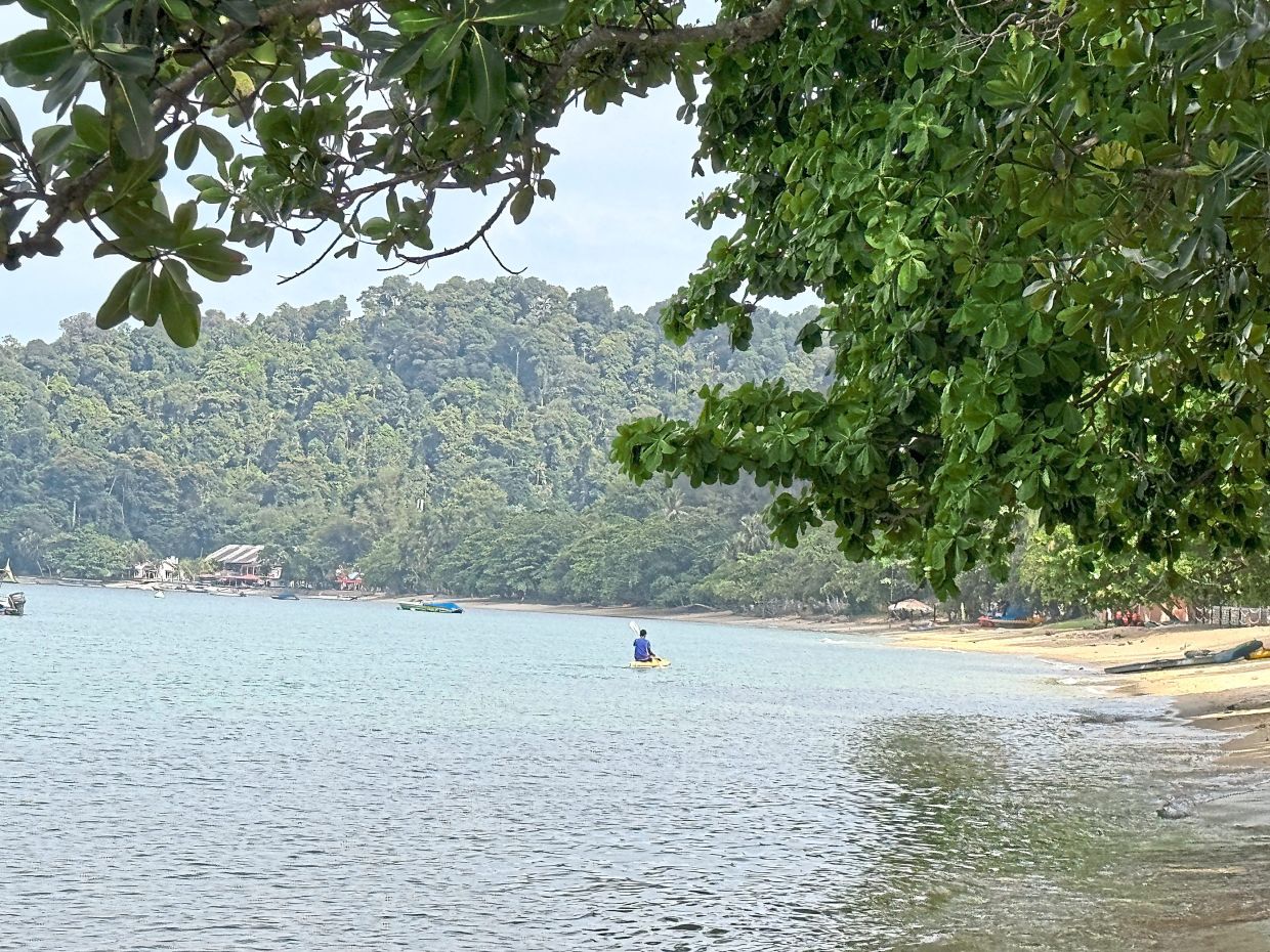 Family-friendly Pantai Redang in Sekinchan. — Photos: ESTHER CHANDRAN, GRACE CHEN and EVELYN TEO/The Star