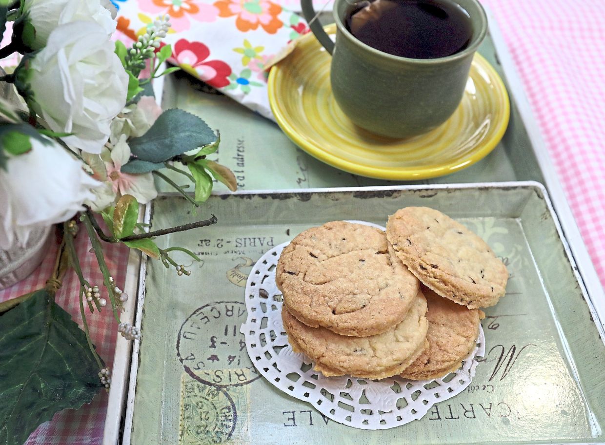 Cracknels are made from a centuries-old recipe of thin, crisp biscuits named for the way they are “baked hard, so as to crackle under the teeth”. — AZLINA ABDULLAH/The Star