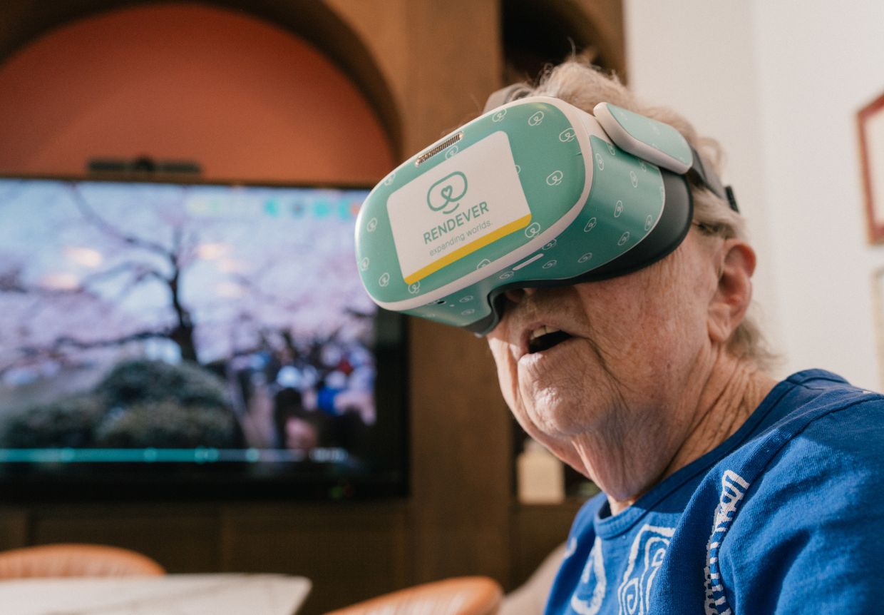 Virtual Counter How older adults are using virtual reality to counter social isolation ...