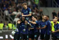 Soccer-Inter edge closer to title with 3-0 win over Cagliari