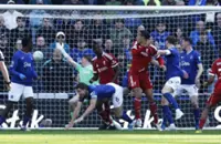 Soccer-Liverpool's Van Dijk scores late winner in 2-1 derby win over Everton
