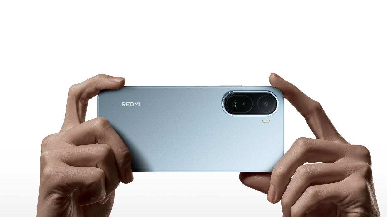 The device comes with a dual-camera setup on the back, with a 13-megapixel main shooter and an auxiliary sensor.