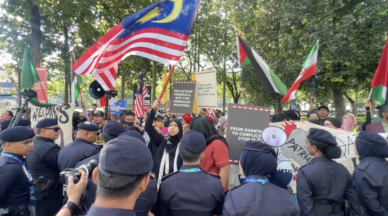 NGOs protest presence of defence firms 'complicit in genocide' at DSA ...