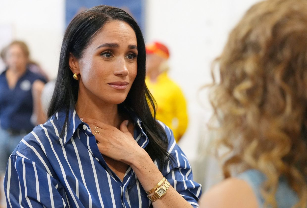 Meghan, the Duchess of Sussex meets volunteer first responders from Bondi Surf Bathers' Life Saving Club, during a visit to Bondi Beach, on day four of the royal trip to Australia, April 17, 2026. Photo: Reuters