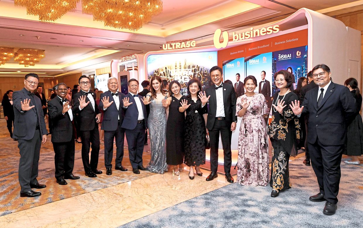 From left: PKT Logistics Group chief executive officer and managing director Datuk Seri Dr Michael Tio, Matrade deputy chief executive officer Jai Shankar, SME Corporation Malaysia chief executive officer Rizal Nainy, SMG chairman Tan Sri Wong Foon Meng, Chan, U Mobile Corporate Segment head Esther Chang, U Mobile section head, Enterprise Communications, Brand and Marketing Services (Marketing Division) Yvonne Ng, RHB Bank Bhd managing director (Group Corporate and Business Banking) Wendy Ting, U Mobile chief business officer How Lih Ren, GWM Malaysia marketing director Lim Ee Lenn, SMG chief operating officer Lydia Wang and CGC president and chief executive officer Mohamed Nazri Omar at the U Mobile booth.