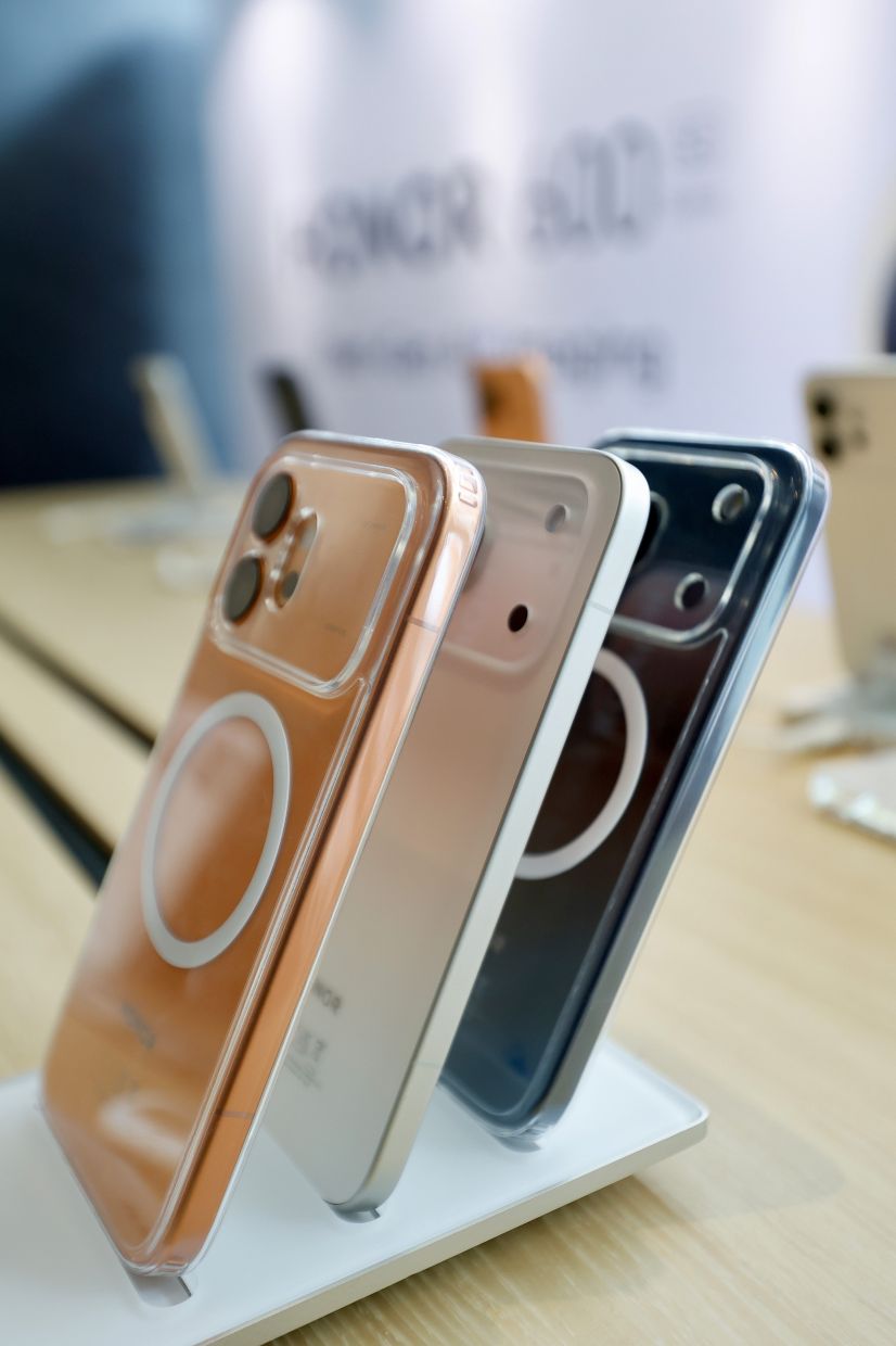 The Honor 600 series in Orange, Golden White and Black. — FAIHAN GHANI/The Star