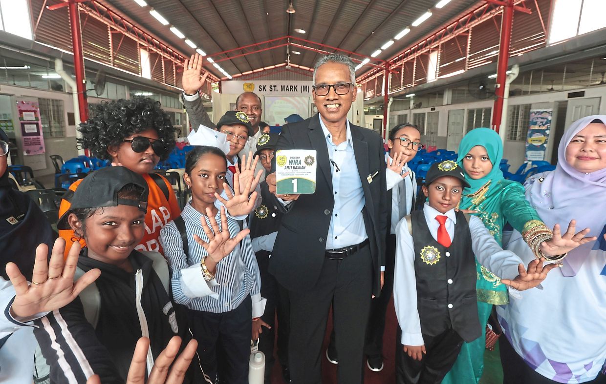 With fancy wigs, colourful costumes and ­comical lines, pupils from five schools lit up the stage with a strong message – say no to corruption.