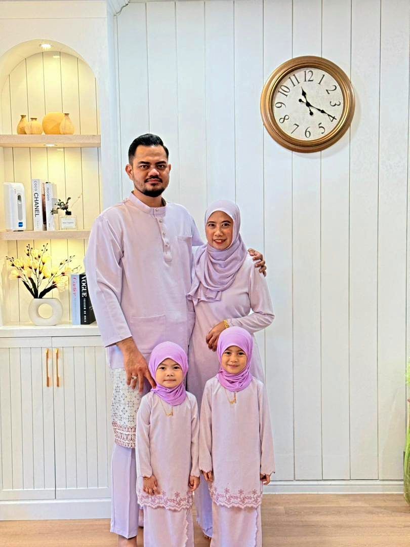 Aiha (right) and her husband, Dani Rizal, view food preparations as a basic responsibility to their family. Photos: Aiha