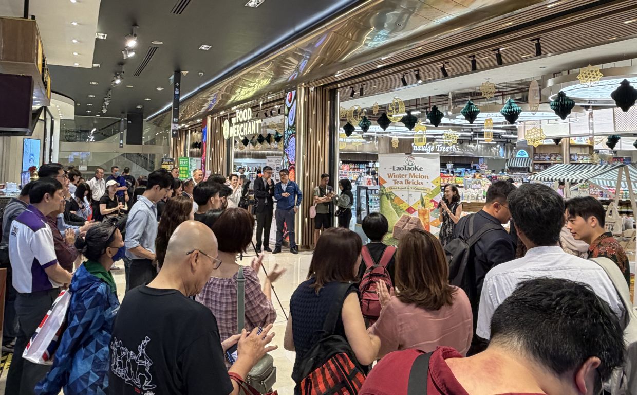 End users seen at the promotional launch at The Food Merchant, Pavilion Kuala Lumpur.