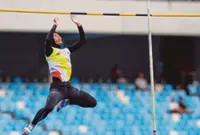 A new pole, and a higher vault for Sarah