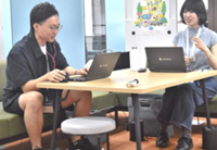 Tokyo govt urges employers to allow T-shirts and shorts at work to beat the heat