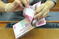 Indonesia's rupiah hits record low in worst day since September; Asian stocks pull back