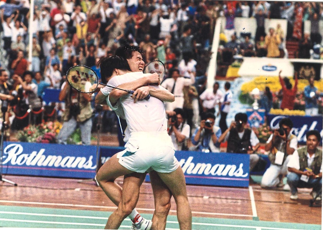 What a night: Soo Beng Kiang and CheahSoon Kit embraces.