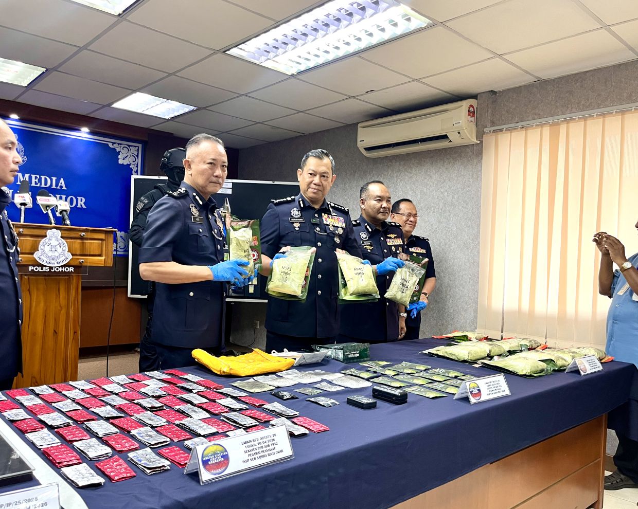Four arrested, drugs worth RM1.8mil seized in raid on JB apartment ...