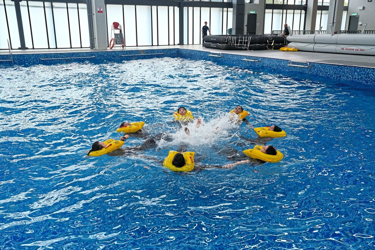 Kicking the water with your legs creates splashes, which increases visibility, thus making it easier for rescue teams to spot you.