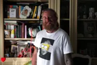 Italy votes down equal parental leave while fathers redefine their role online