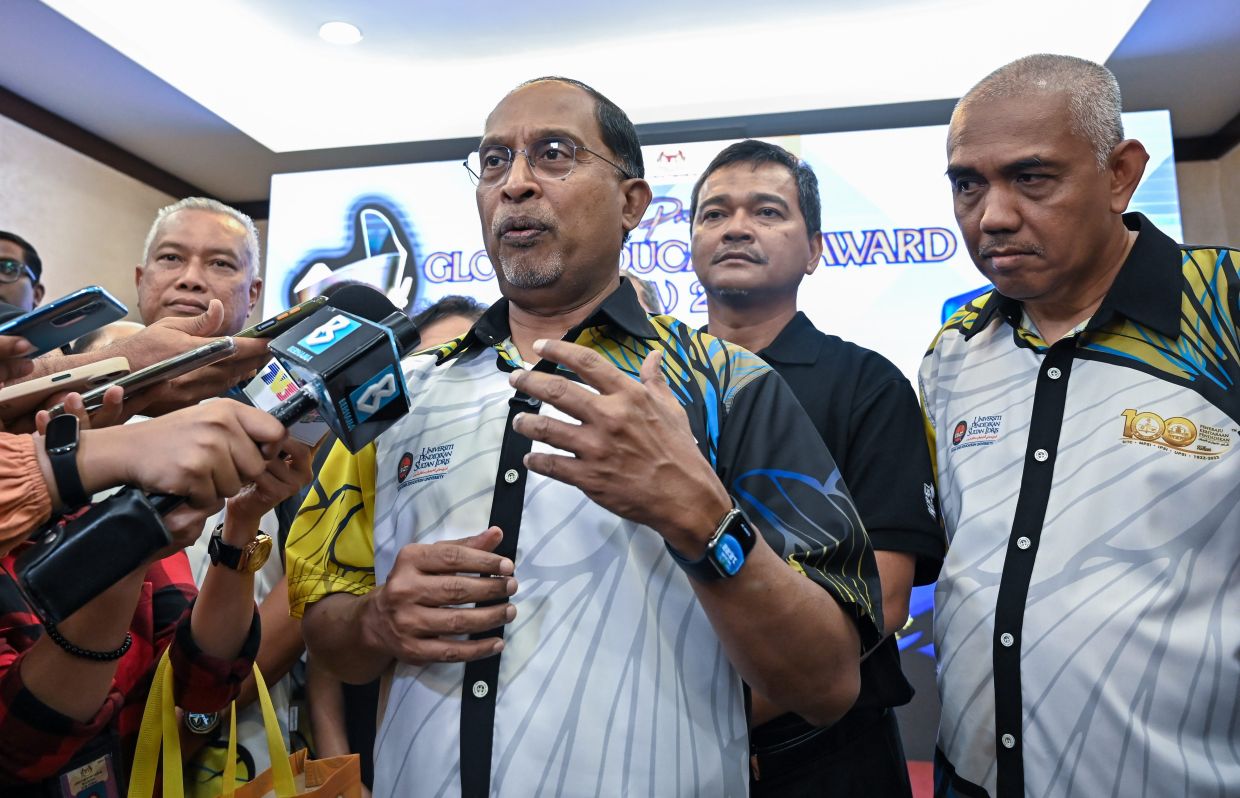 Zambry said admissions into higher education institutions are based on merit and any issues that arise can be referred to the Unit Pusat Universiti.