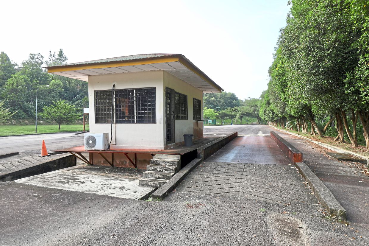 This building at Worldwide Landfills Park was once a weighing station to determine tipping fees for lorries.
