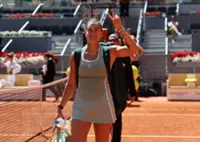 Tennis-Sabalenka battles past Osaka in Madrid epic to reach quarter-finals