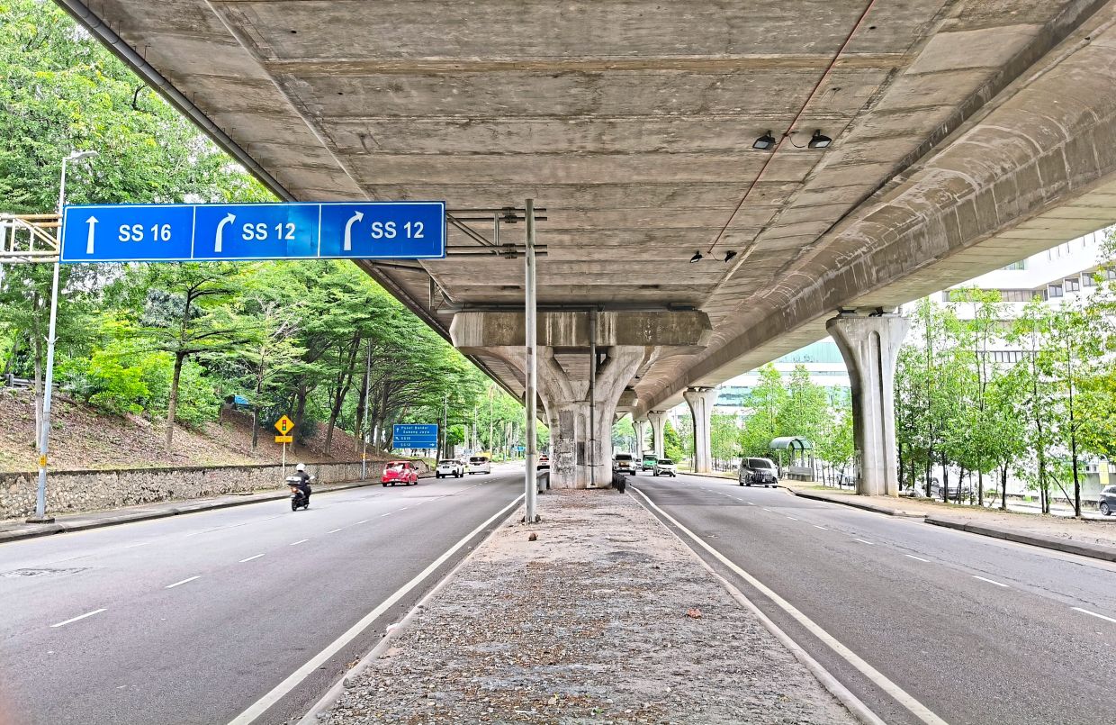 The proposed spot for a new U-turn along Persiaran Kewajipan, which will be built after the direct link between SS15 and Bandar Sunway through the roundabout is closed off.