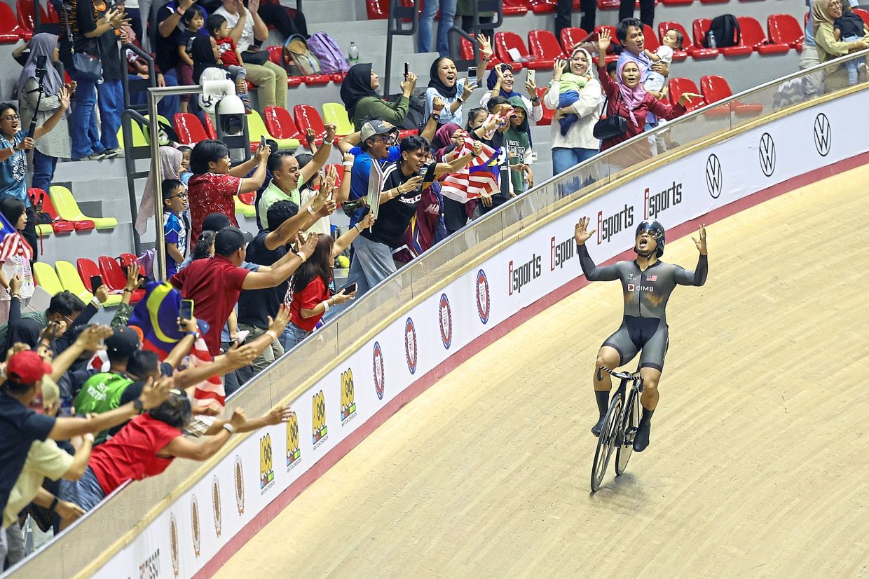 No Malaysian athlete has competed in six Olympics yet. Azizul and swimmer Datuk Leong Mun Yee hold the record with five appearances.