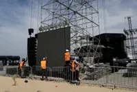 Technician dies installing stage for Shakira concert in Rio