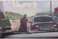 QuickCheck: Did a motorcyclist kick a car at the Kajang Toll Plaza?