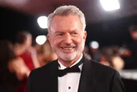 'Jurassic Park' star Sam Neill cancer free after 5-year lymphoma fight