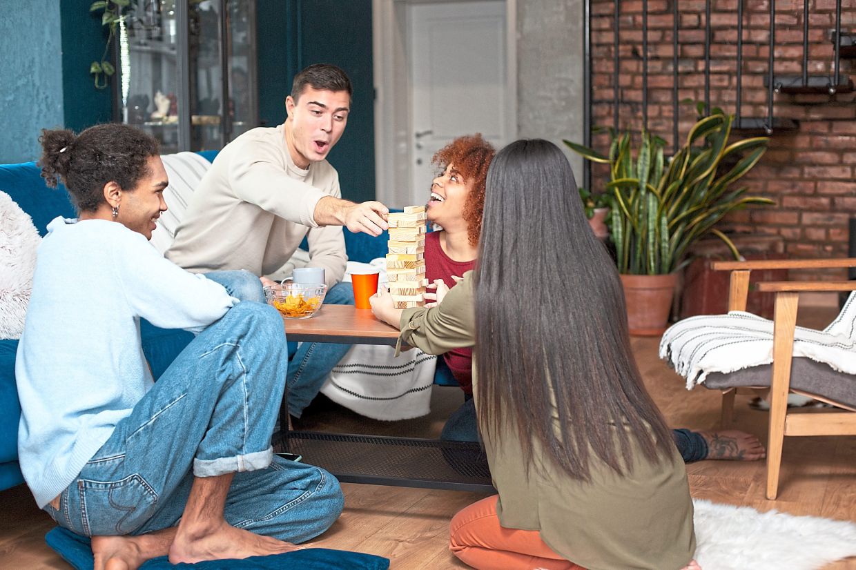Whether it’s a game with friends or a conversation with family members, nothing can replace the value of face-to-face human interaction. Photo: Freepik