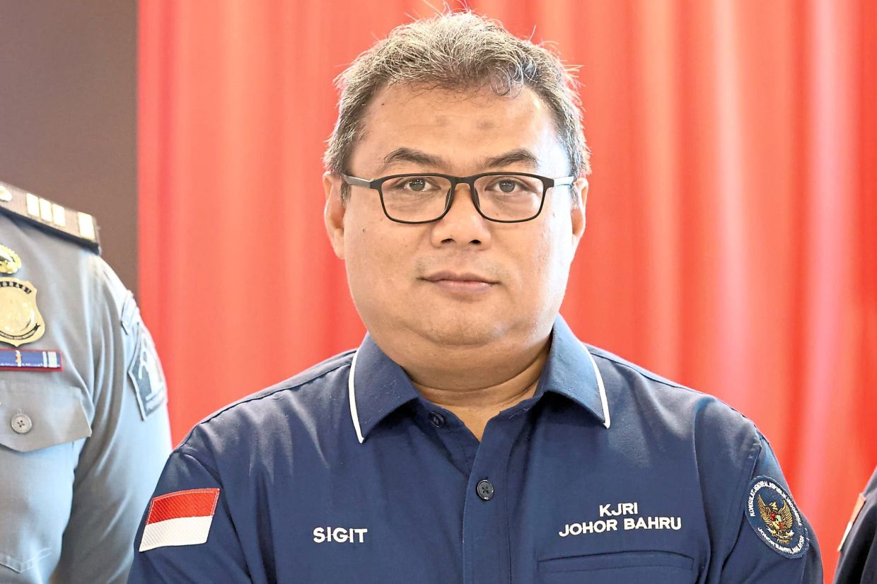 Many Indonesians are finding it difficult to get employment in Malaysia and would rather return home as they are worried about economic uncertainties, especially amid the Middle East conflict.