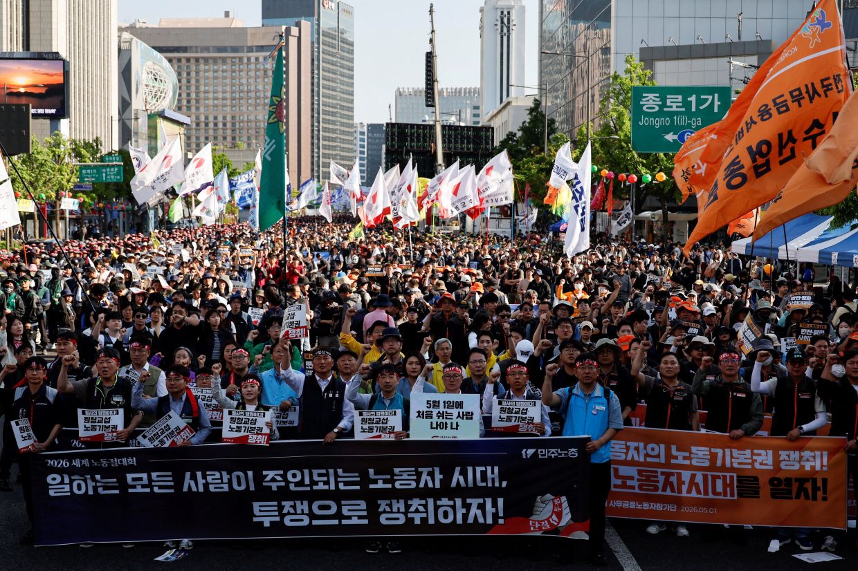 Participants attend a May Day rally organised by the Korean Confederation of Trade Unions (KCTU), on the first May Day since it became a legal public holiday, in Seoul, South Korea, on Friday, May 1, 2026. -- Photo: REUTERS/Kim Soo-hyeon