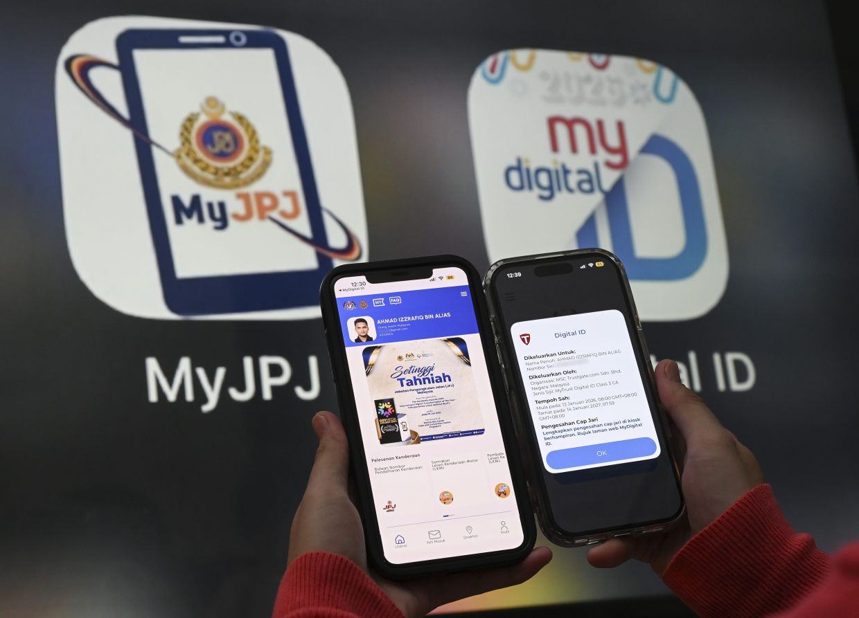 Some users, who were trying to login to the Road Transport Department (JPJ) app, were shocked to find the “Oops! Something went wrong” alert notification pop-up on their mobile phone screens.