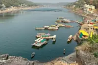 Rescuers widen search in fatal central India boat accident as four remain missing