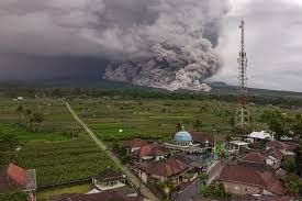 Authorities maintained Semeru’s alert status at Level III (Alert) and warned residents against all activities within 13 kilometres of the summit in the southeast sector